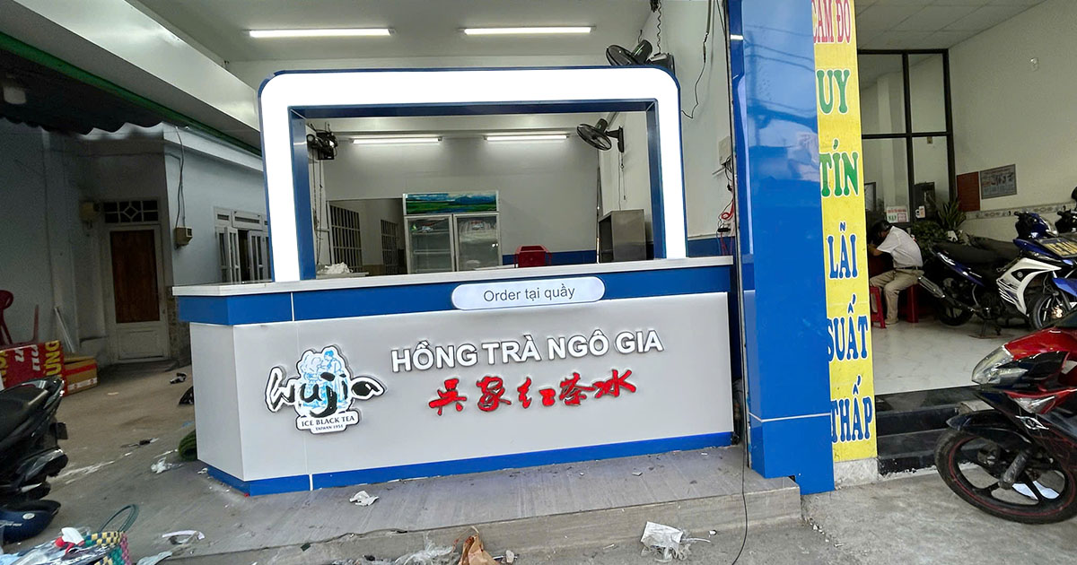 Quầy pha chế ALU đèn led Hồng trà Ngô Gia do Quảng Cáo Nguyên Khang thi công