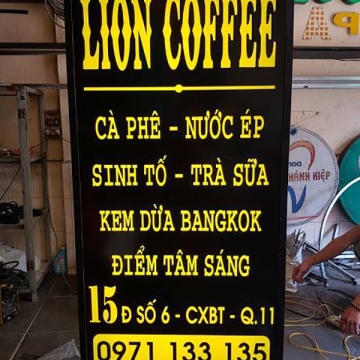 Mẫu biển quảng cáo hộp đèn alu âm bản cafe