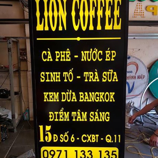 Mẫu biển quảng cáo hộp đèn alu âm bản cafe